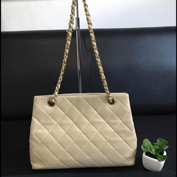 SOLD Chanel chain bag - Picture 2 of 11